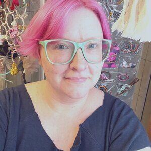 Meet your Posher, Rebecca